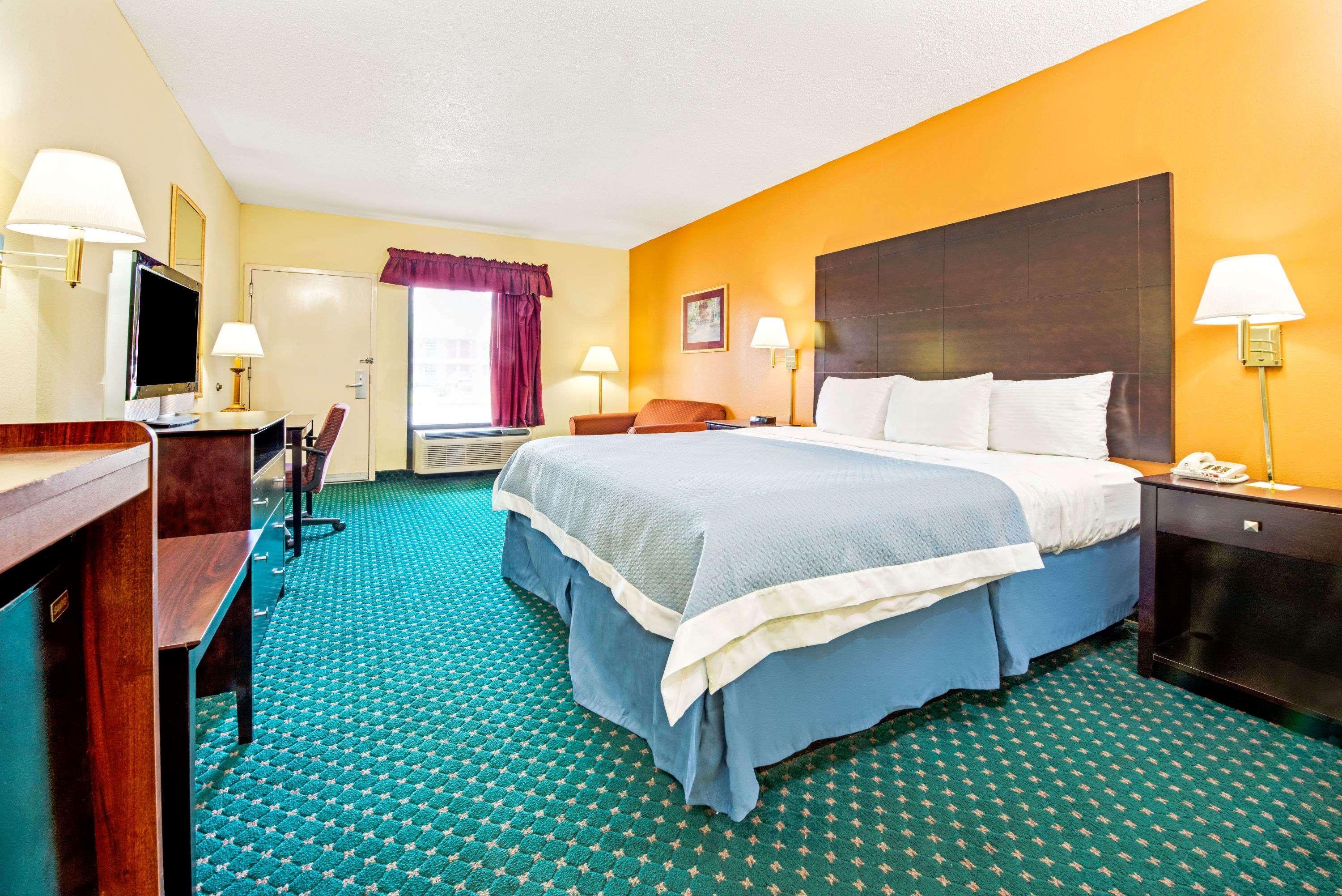 Days Inn By Wyndham Covington Exteriör bild