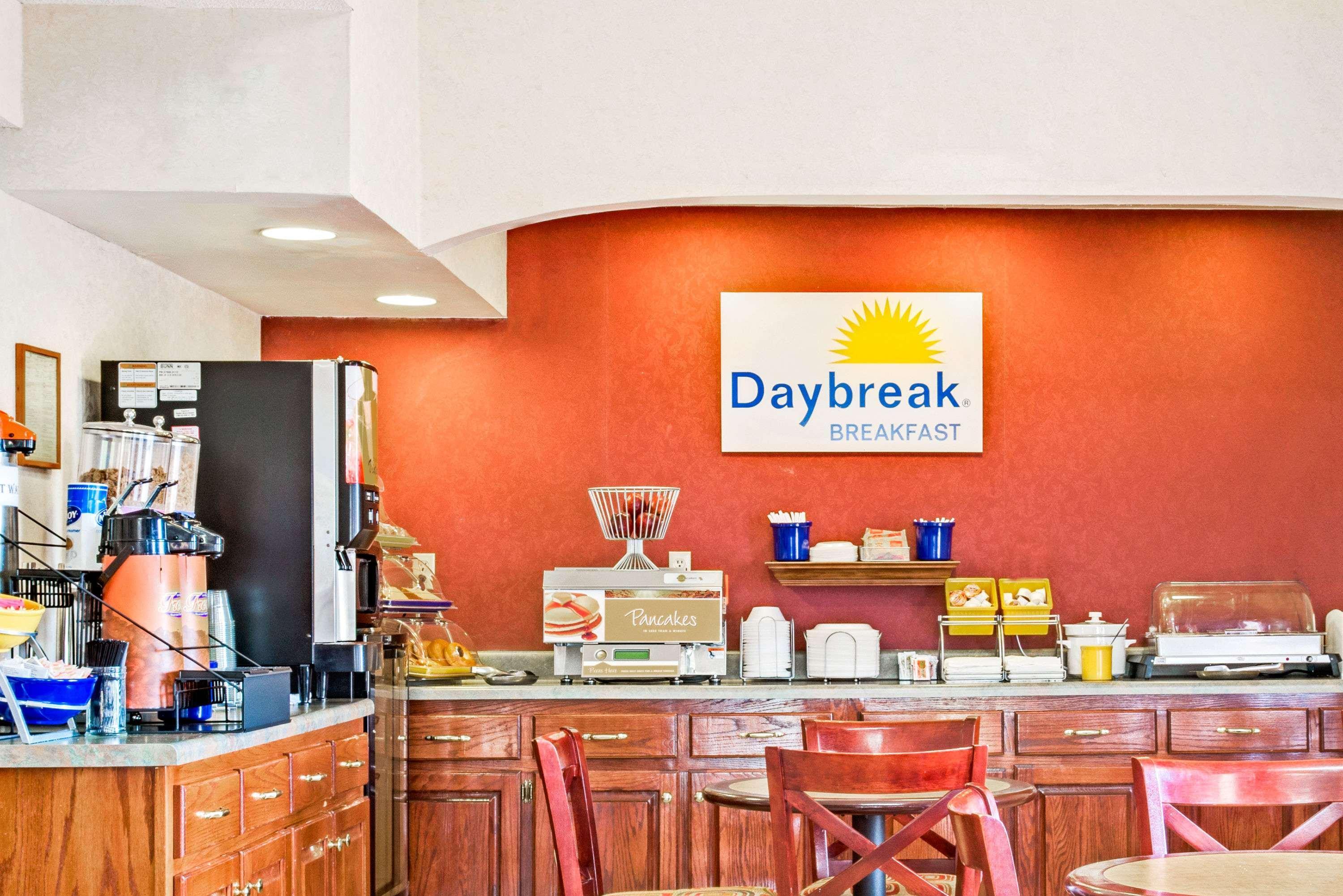 Days Inn By Wyndham Covington Exteriör bild