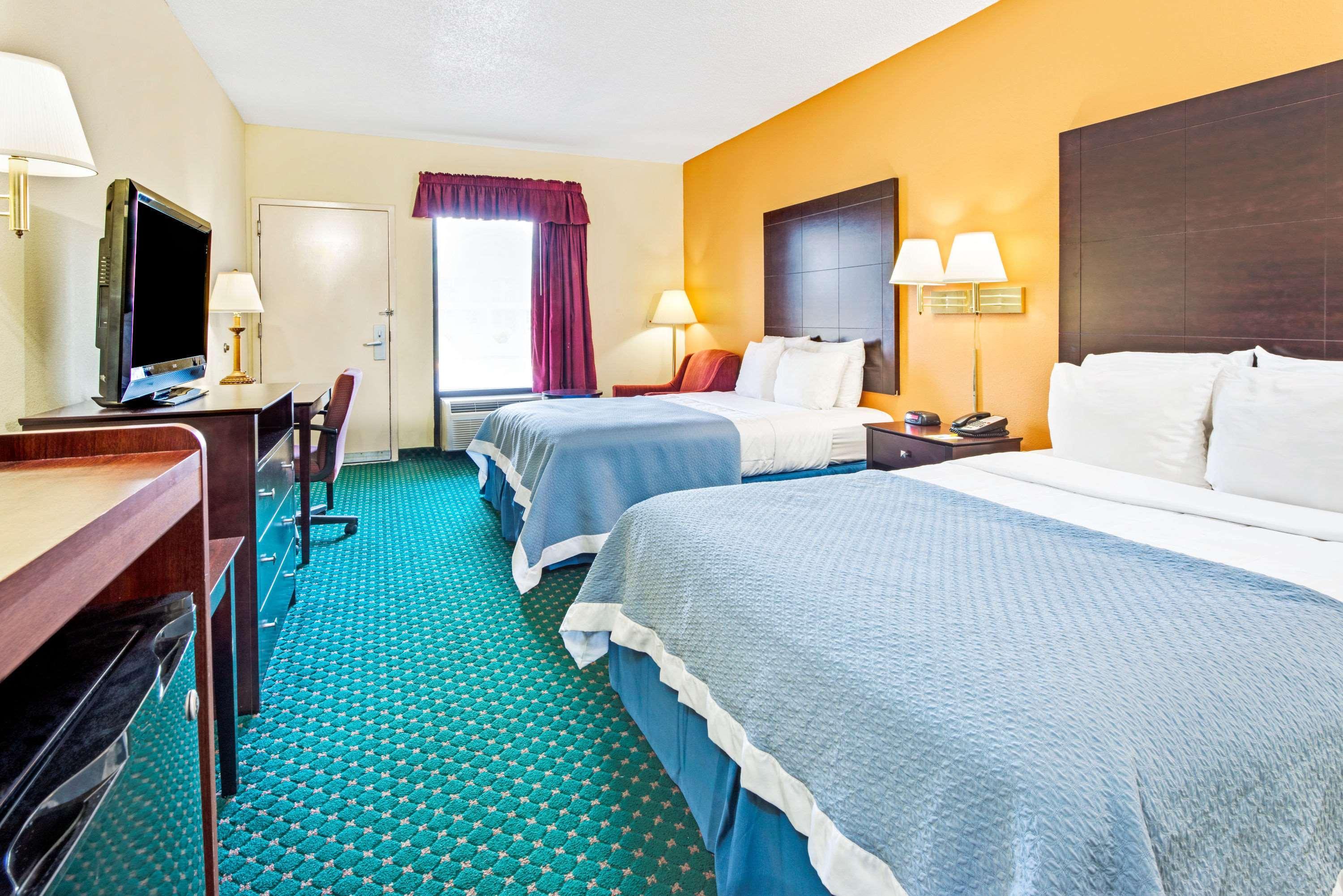 Days Inn By Wyndham Covington Exteriör bild
